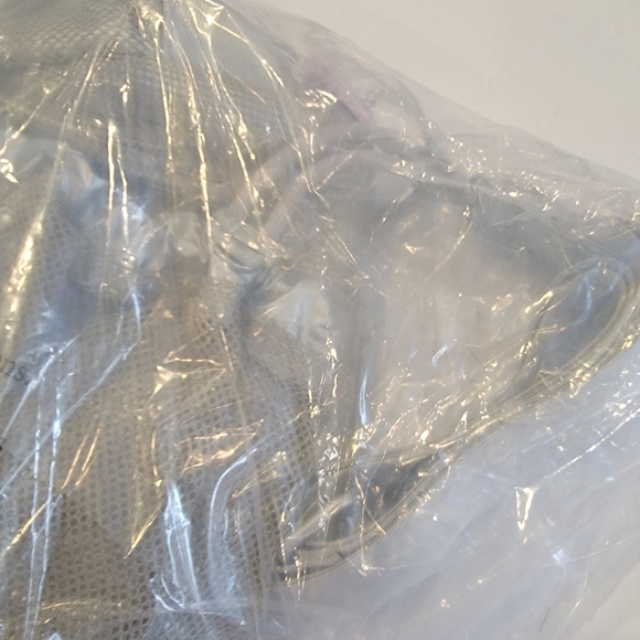 WILDFOX Silver Duffle Bag ,Carry On Luggage , Gym Bag NWT! - Picture 7 of 11